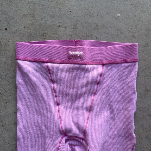 Skims Pink Ribbed Boxer Shorts - Picture 3 of 6